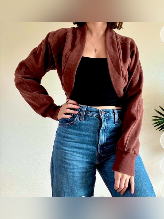 Athleta Tops - Athleta RETROPLUSH WRAP
CARDIGAN cropped sweatshirt shrug in mahogany heather